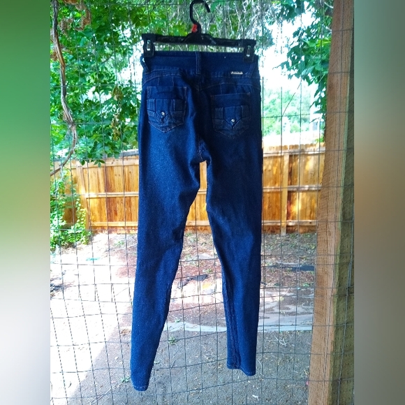 H&Y Jeans - Picture 5 of 7